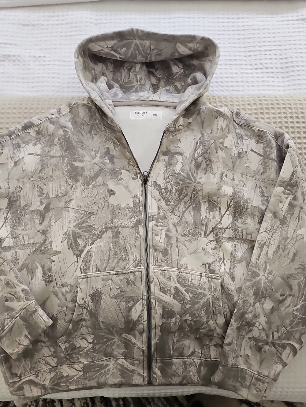 Hollister Men's Gray Camouflage Zip-Up Hoodie LARGE
